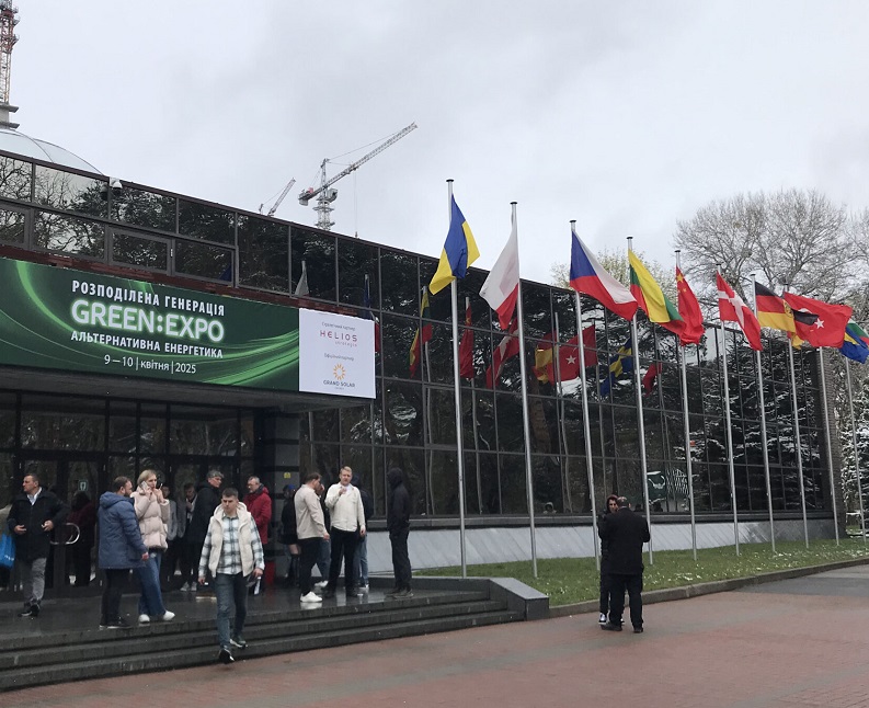 2027年乌克兰绿色能源展览会GREEN EXPO参展商与海外采购商展台洽谈现场