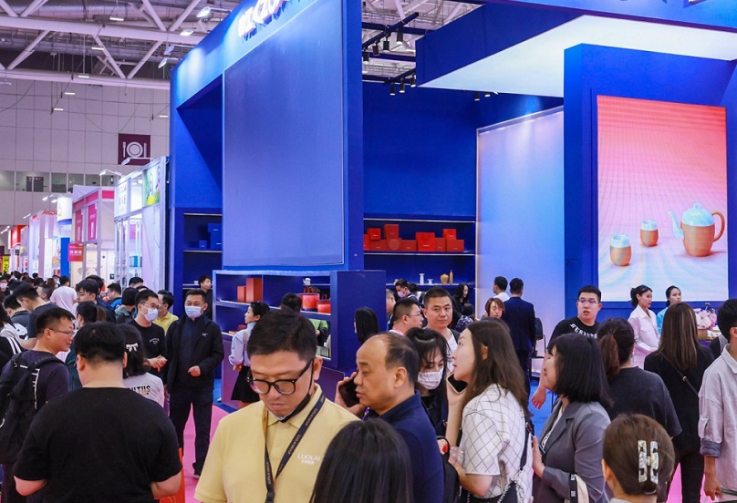 2026年杭州礼赠品、文创产品及数字化展览会Hangzhou Gift Exhibition展馆现场，专业观众参观实况