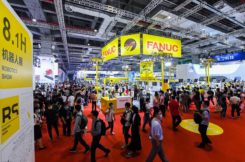 2026年上海工博会-中国国际工业博览会CIIF展馆现场,专业观众参观实况