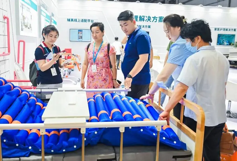 2026年青岛国际康养产业博览会CHCI展会现场产品演示与行业交流活动