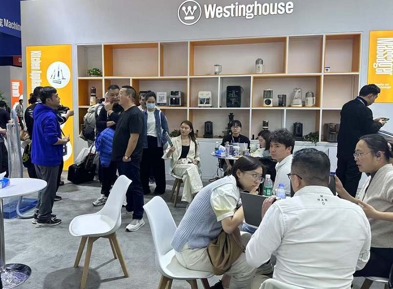 2027年中国（上海）家电及消费电子博览会AWEAWE展会现场产品演示与行业交流活动