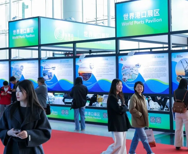 2027年青岛国际物流与供应链博览会CILF展馆现场,专业观众参观实况