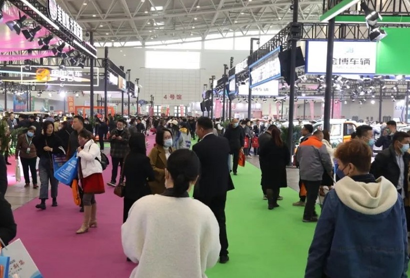 2027年山东锂电池产业及充换电设施展览会Electric cars New energy automobile expo行业机械设备展品展台实拍