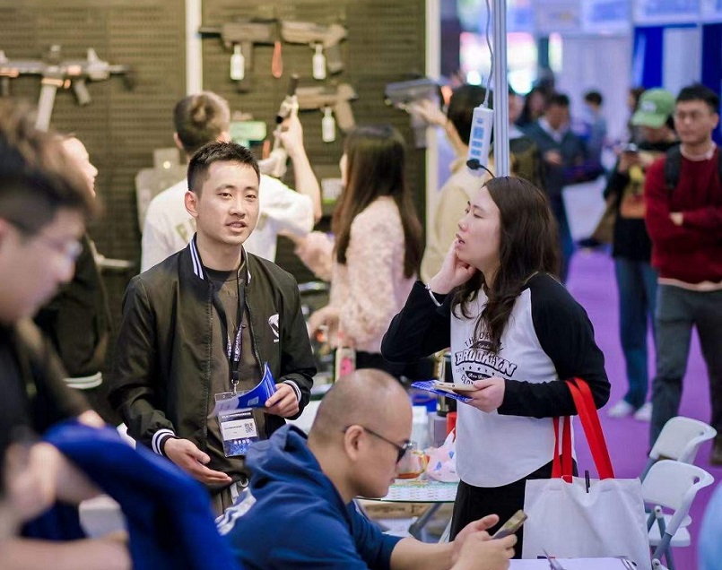 2025年广州全球新电商博览会Global New E-commerce Expo参展商与海外采购商展台洽谈现场