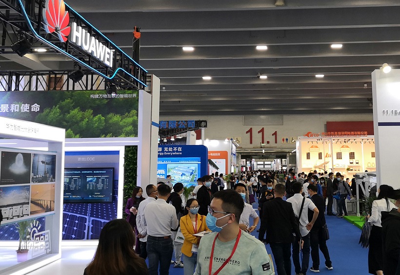 2026年广州亚太国际充电设施及技术设备展EVCF展馆现场,专业观众参观实况