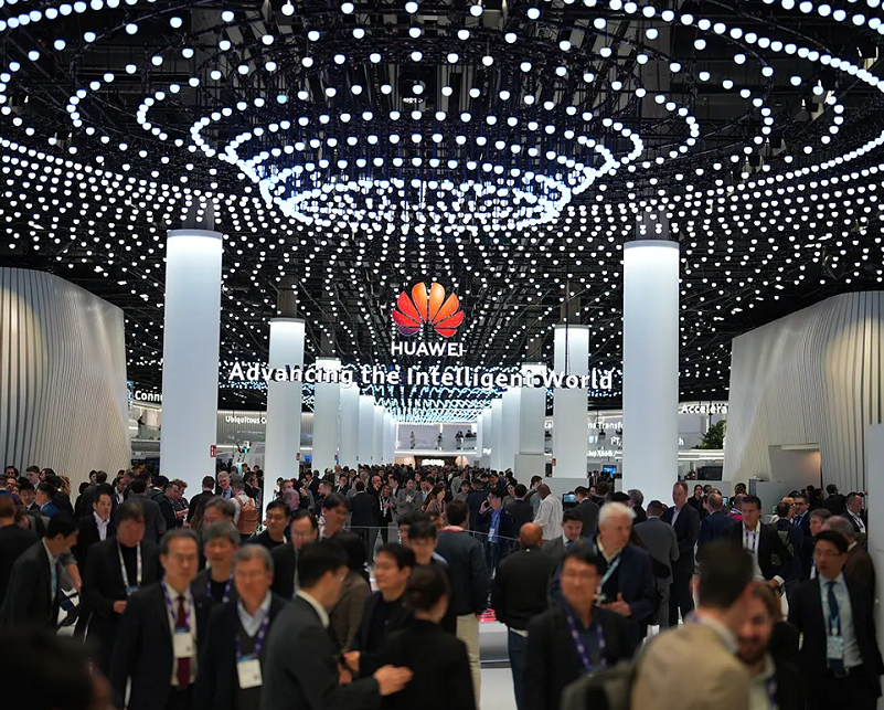 2026年卡塔尔世界移动通信大会MWC Doha参展商与海外采购商展台洽谈现场