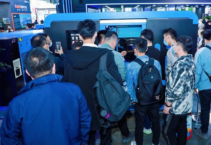 2026年上海国际压缩机及设备展览会ComVac ASIA参展商与海外采购商展台洽谈现场