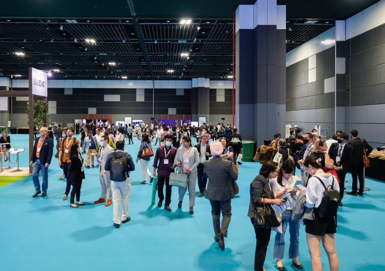 2026年亚洲肿瘤年会ESMO ASIA展馆现场，专业观众参观实况
