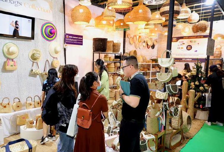2026年越南（东盟）国际木工家具及家居用品博览会VIFA ASEAN展会现场产品演示与行业交流活动