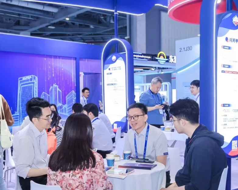 2026年中国(武汉)药用辅料与功能性食品配料展PHARMEX展馆内部展台环境实拍