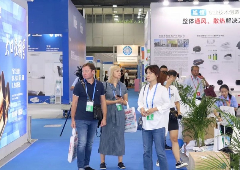 2026年广州亚太洁净技术与设备展览会Cleanroom Guangzhou参展商与海外采购商展台洽谈现场