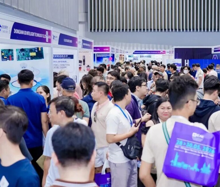 2026年越南河内国际消费电子及家用电器展IEAE展馆现场,专业观众参观实况