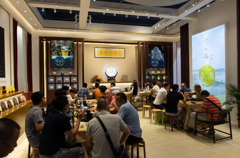2026年广州国际茶叶展-广州茶博会TEA EXPO参展商与海外采购商展台洽谈现场