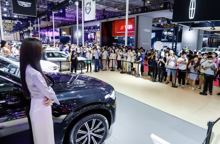 2026年青岛国际车展AUTO QINGDAO展馆现场，专业观众参观实况