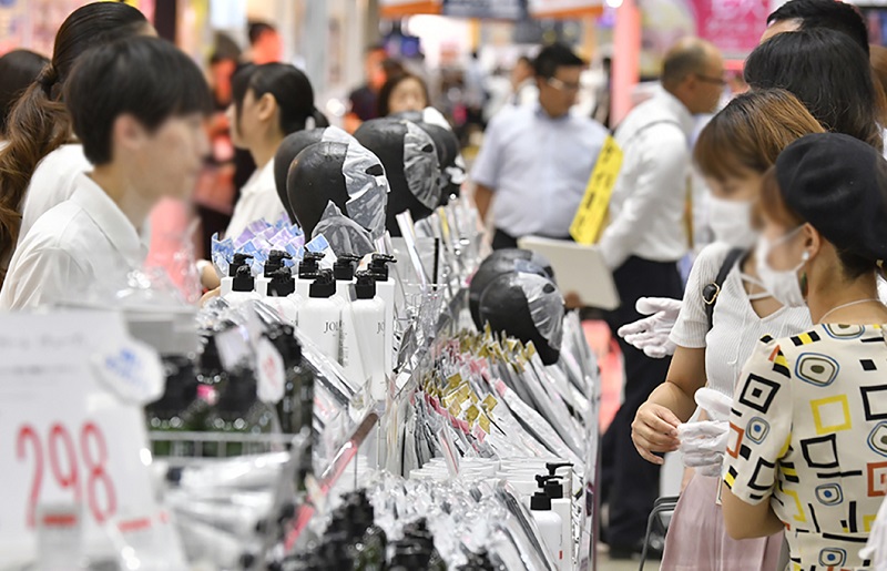 2026年日本东京个人护理及美容展览会Diet And Beauty Fair参展商与海外采购商展台洽谈现场