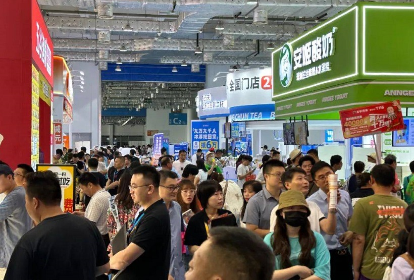 2026年山东济南国际连锁加盟展览会CRFE展会现场产品演示与行业交流活动