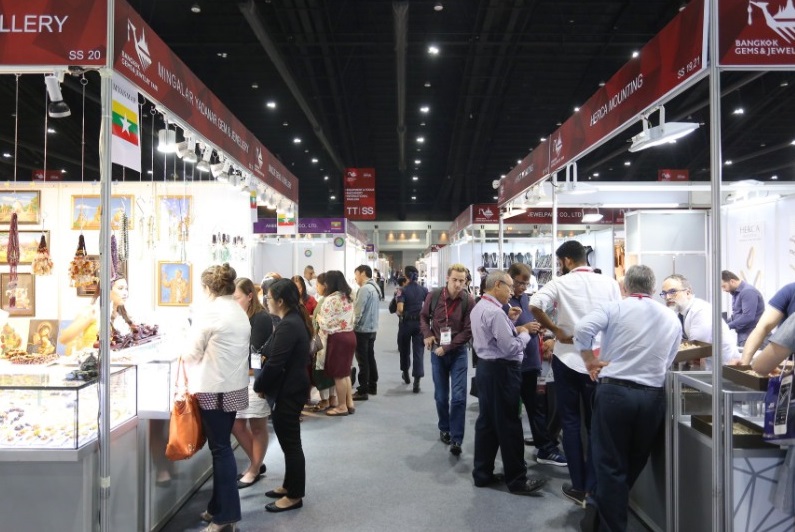 2026年泰国曼谷珠宝及宝石展览会Bangkok Gems & Jewelry Fair参展商与海外采购商展台洽谈现场