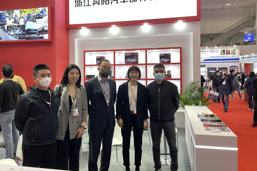 2026年义乌国际汽摩配用品交易会-义乌汽配展YAMPFAIR参展商与海外采购商展台洽谈现场