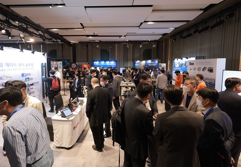 2026年西班牙数据中心、云计算、网络信息安全展览会Data Centre World Madrid展馆现场,专业观众参观实况