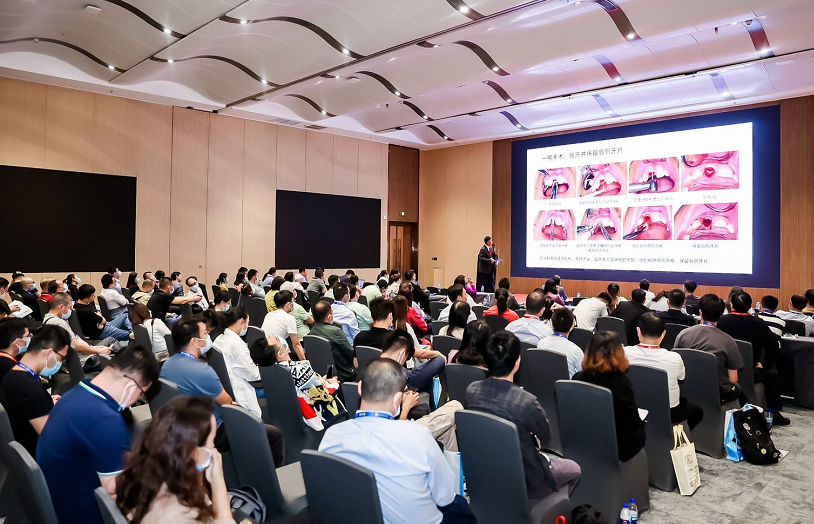2026年深圳国际口腔医学高新技术博览会SDHE参展商与海外采购商展台洽谈现场