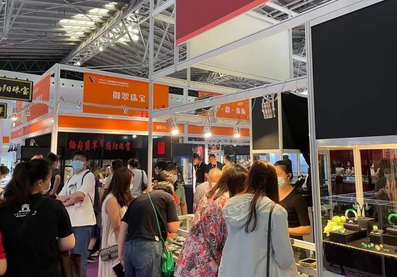 2026年上海国际珠宝展览会CSJE展馆现场,专业观众参观实况