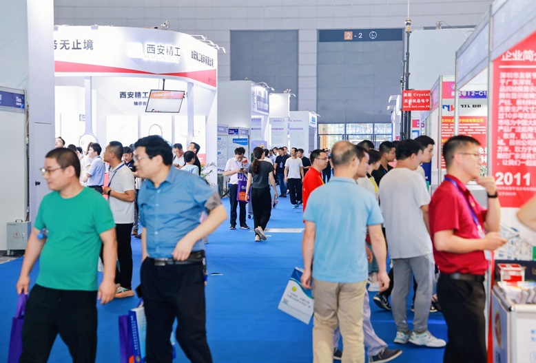 2026年西安先进制造暨数字工业展-西安国防科技展Xi`an Military Expo展馆现场，专业观众参观实况