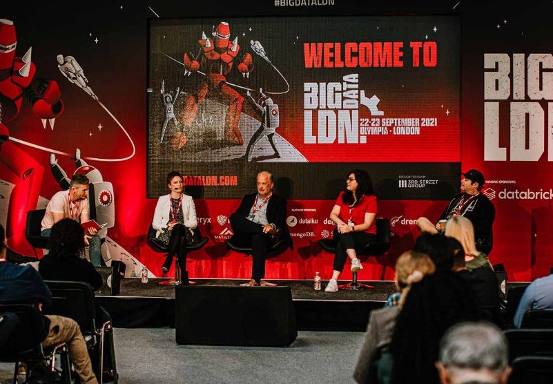 2026年英国伦敦大数据LDN展览会Big Data LDN参展商与海外采购商展台洽谈现场