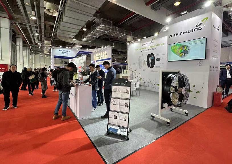 2026年上海国际制冷空调供暖及通风设备展览会IRCC EXPO展馆现场，专业观众参观实况