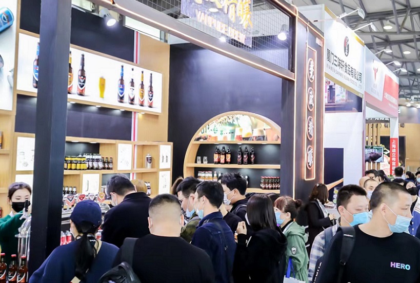 2026年上海国际罐藏食品及原辅材料机械设备展览会CCMF参展商与海外采购商展台洽谈现场