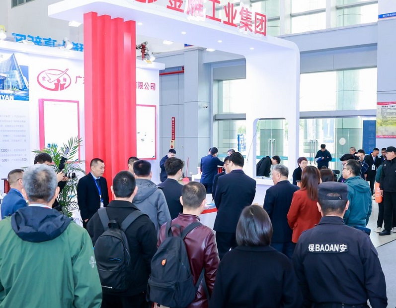 2026年SMM电机年会IEMC参展商与海外采购商展台洽谈现场
