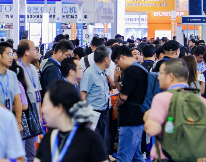 2026年武汉国际机床展览会CWME&WIIF参展商与海外采购商展台洽谈现场