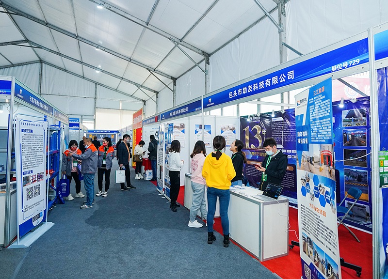 2026年榆林国际煤炭博览会-榆林煤博会CYCE参展商与海外采购商展台洽谈现场