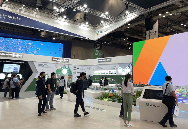 2026年韩国首尔二次电池展览会K-BATTERY SHOW展馆现场,专业观众参观实况
