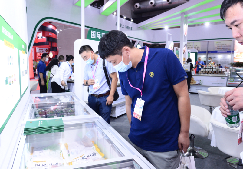 2026年中国（上海）国际肉类工业展览会SME参展商与海外采购商展台洽谈现场