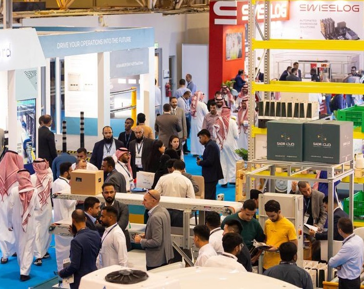 2026年沙特木材及木工机械展览会Saudi Wood Expo展馆现场，专业观众参观实况