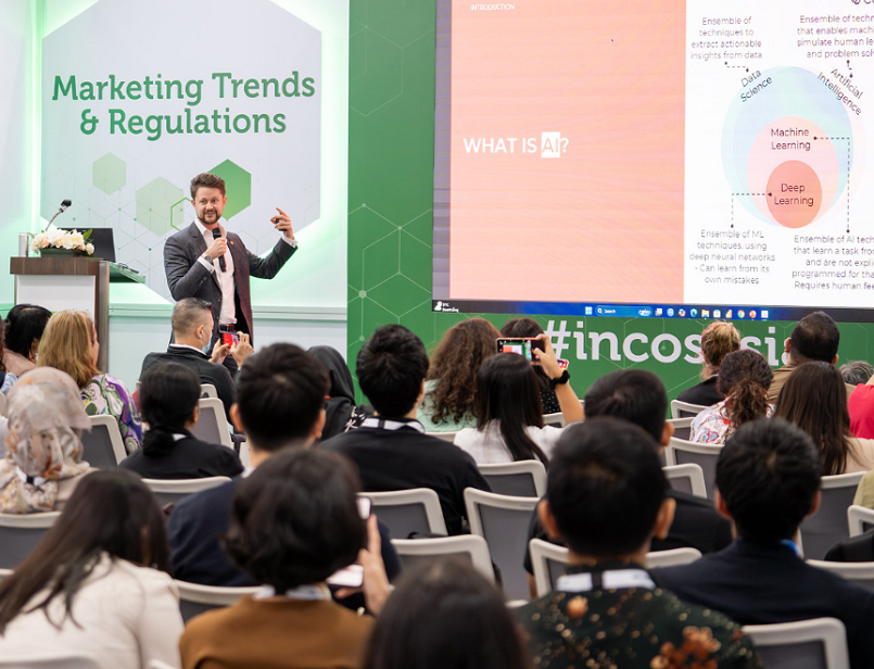 2026年亚洲泰国化妆品原料展览会In-Cosmetics Asia展馆现场,专业观众参观实况
