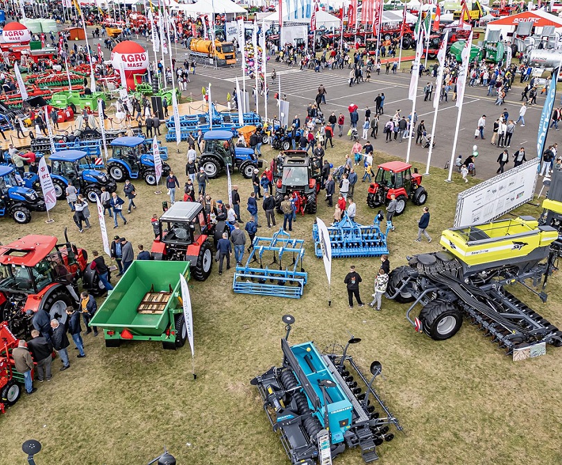 2026年波兰农业机械展览会AGRO SHOW Bednary参展商与海外采购商展台洽谈现场