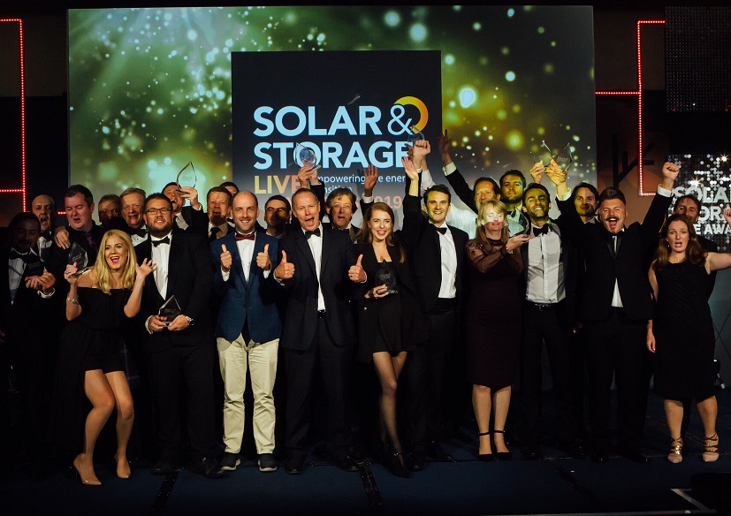 2027年英国伯明翰太阳能光伏展-英国储能展Solar Storage Live参展商与海外采购商展台洽谈现场