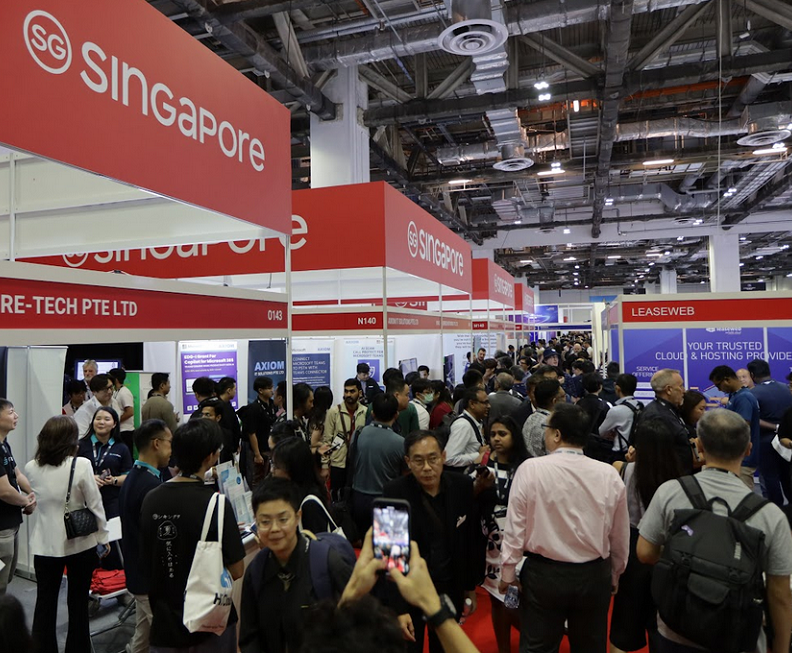 2026年新加坡亚洲科技展Tech Week Singapore展馆现场，专业观众参观实况