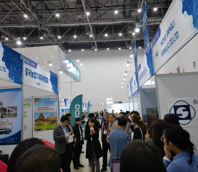2026年韩国国际农业机械展览会KIEMSTA展馆现场,专业观众参观实况
