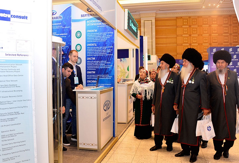 2026年土库曼斯坦通信及IT展览会TURKMENTEL展馆现场，专业观众参观实况