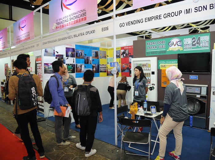 2026年马来西亚自有品牌、消费品礼品展览会MIBSMalaysia International Branding Showcase展会现场产品演示与行业交流活动