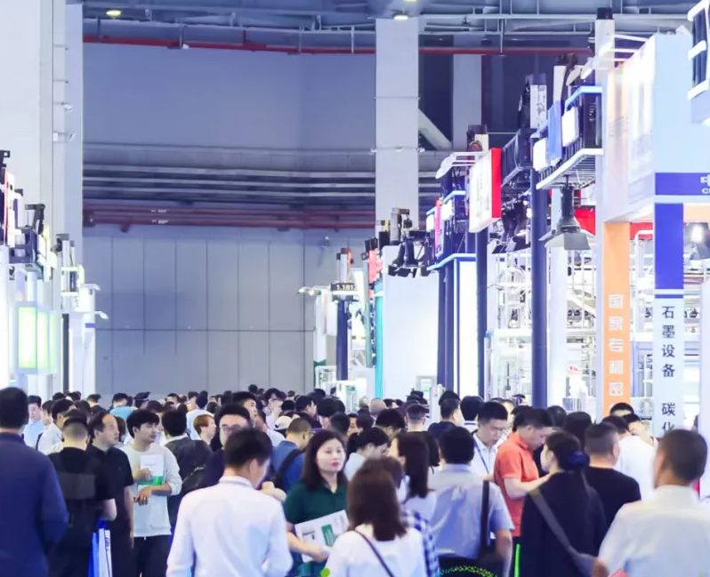 2026年中国(武汉)药用辅料与功能性食品配料展PHARMEX参展商与海外采购商展台洽谈现场
