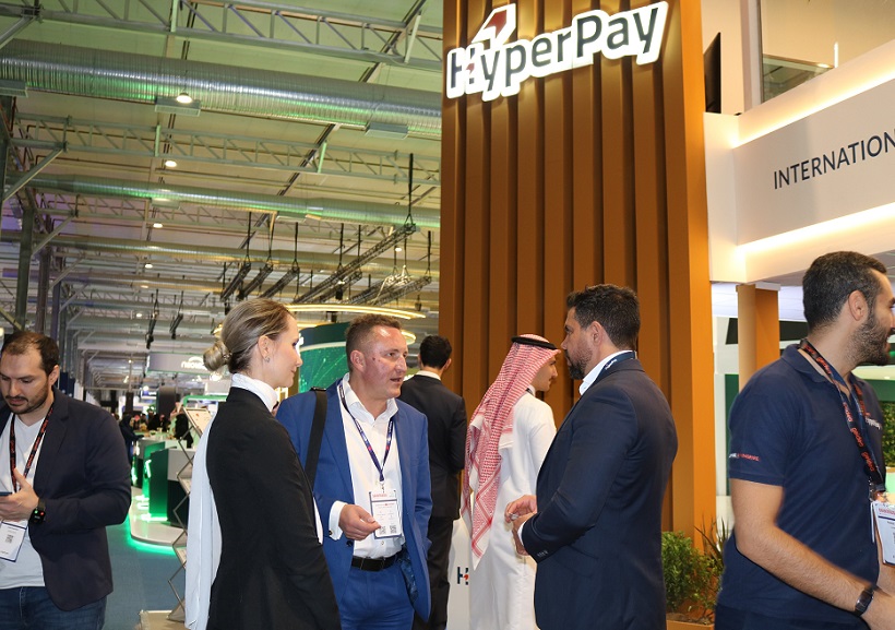 2026年沙特利雅得移动电子支付、零售支付展览会Seamless Saudi Arabia参展商与海外采购商展台洽谈现场