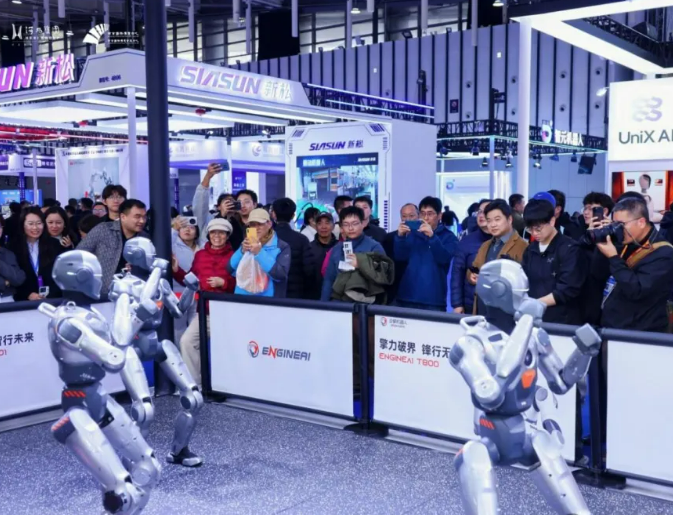 2026年南京世界智能制造博览会WIMC展馆现场,专业观众参观实况