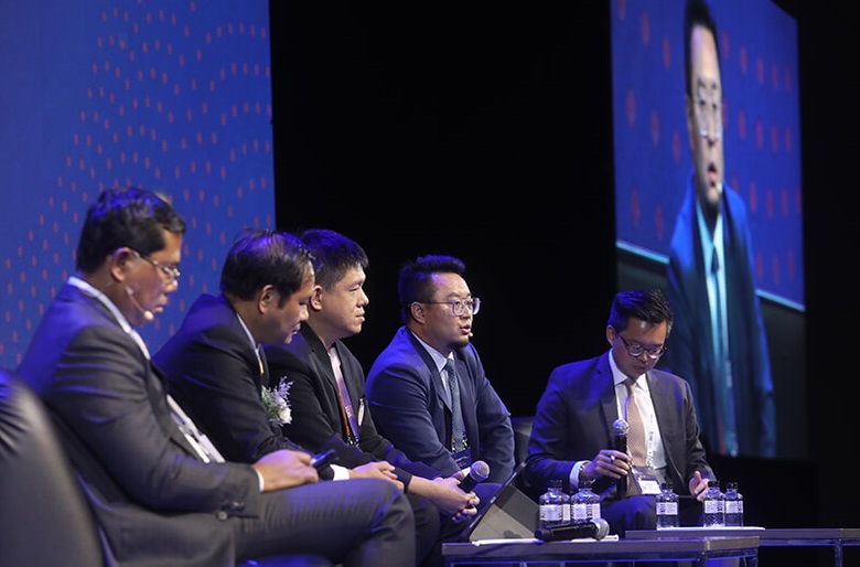 2026年泰国曼谷新能源展览会SETA参展商与海外采购商展台洽谈现场
