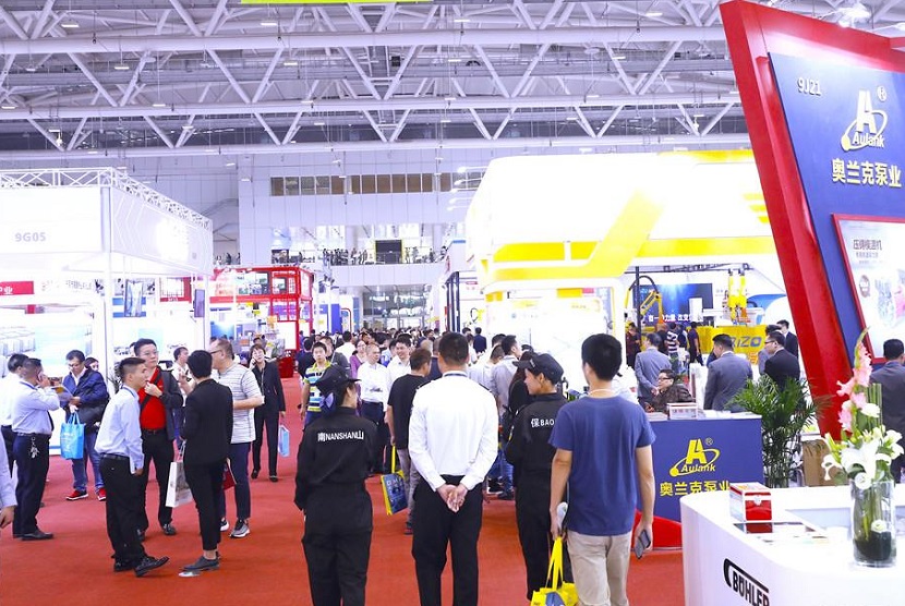 2026年深圳国际机器人与自动化解决方案展览会iRACE展馆现场，专业观众参观实况