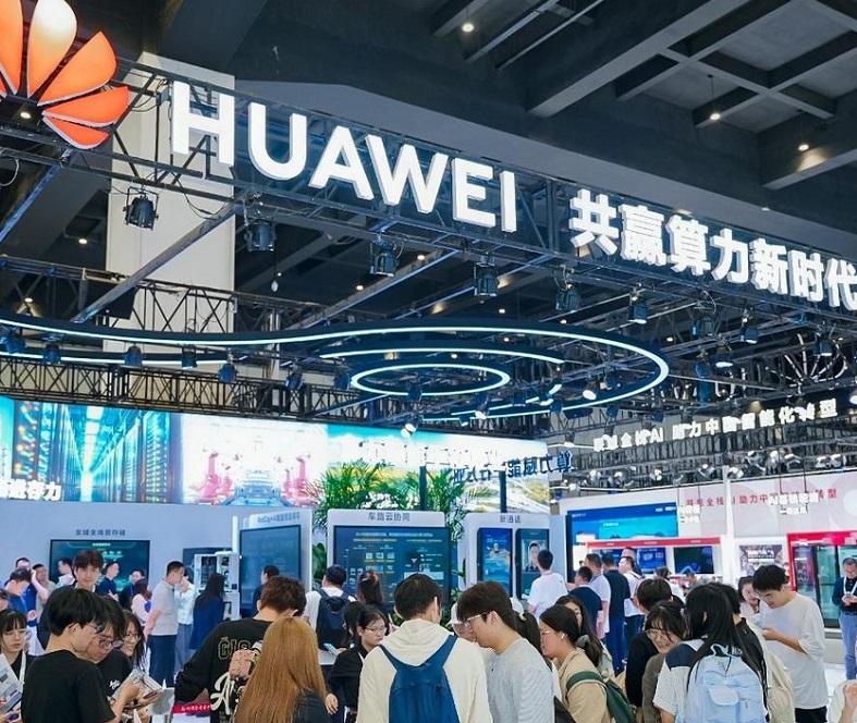 2026年中国算力大会China Computing Power Conference展馆现场,专业观众参观实况