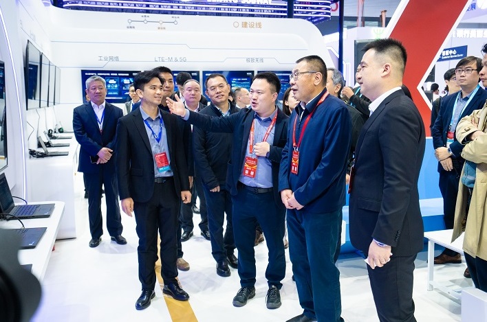 2026年深圳铁路与城市轨道交通展览会Shenzhen Rail Transit Exhibition展馆现场，专业观众参观实况