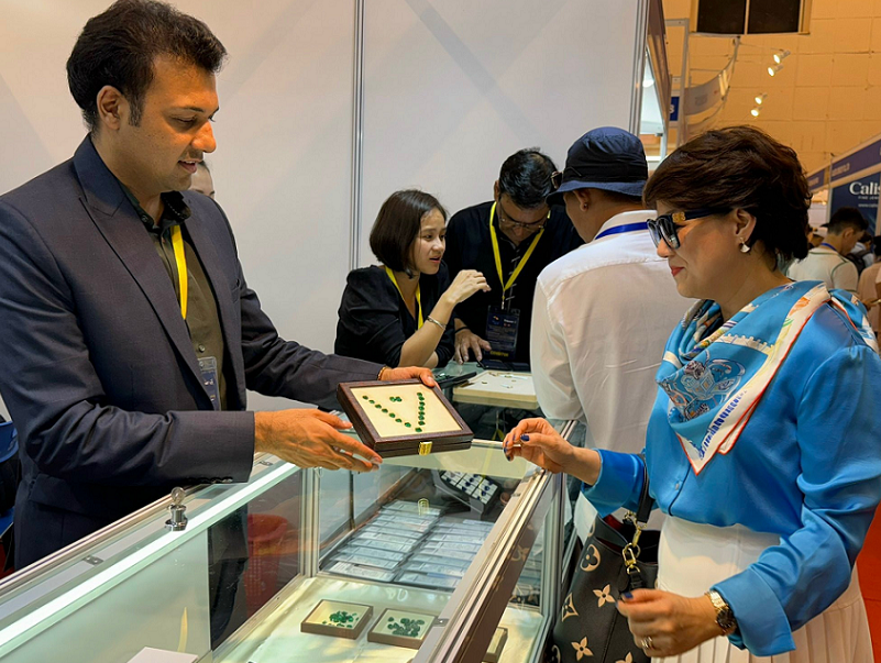 2026年越南胡志明珠宝展览会IJVInternational Jewelry Vietnam展馆现场,专业观众参观实况